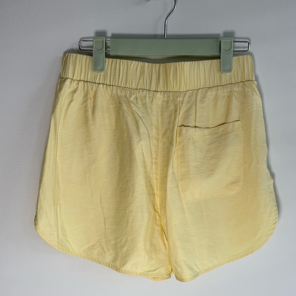 Rumours butter yellow shorts • NWT • Women’s small - Picture 3 of 7